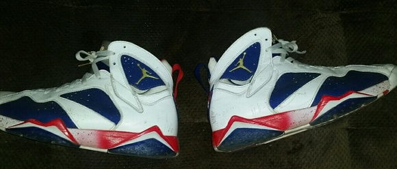 Shoes - Picture 4 of 6